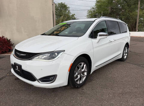 2017 Chrysler Pacifica Limited Photo