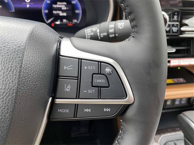 2025 Toyota Highlander Hybrid Platinum