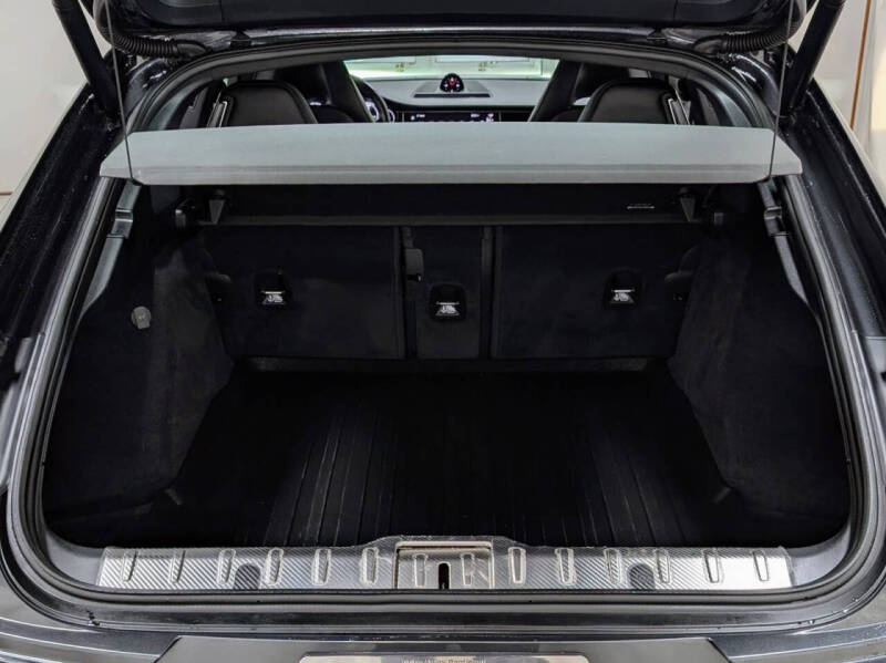 2022 Porsche Panamera 4