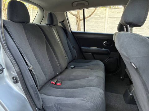 2011 Nissan Versa 1.8 S