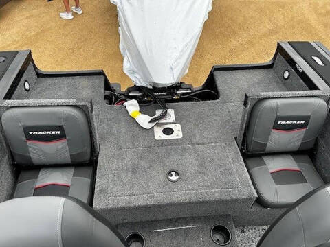 2026 Tracker Targa V-18 Combo