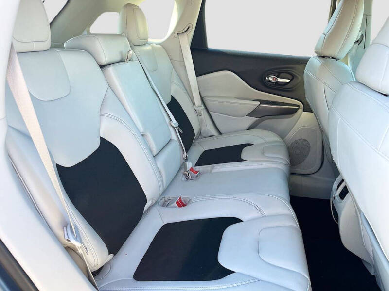 2021 Jeep Cherokee Latitude Plus