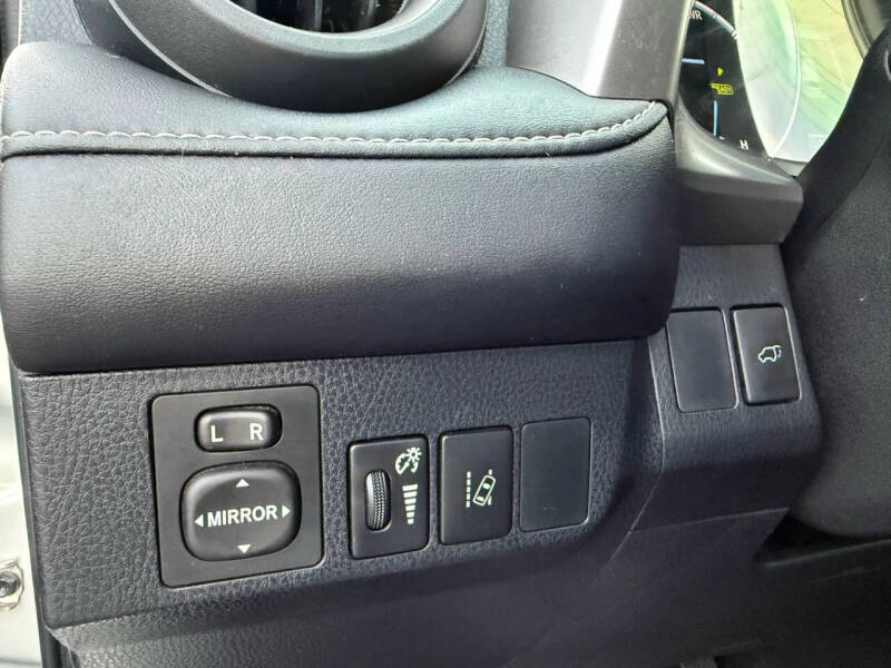 2016 Toyota RAV4 Hybrid XLE