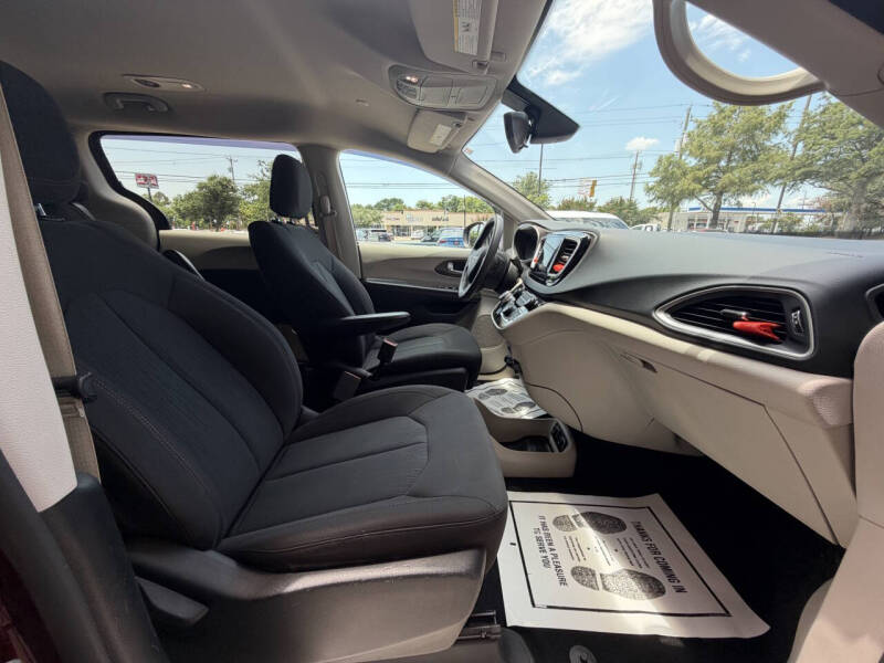 2017 Chrysler Pacifica Touring