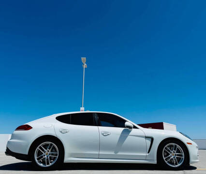 2016 Porsche Panamera Edition