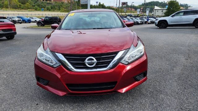 Used 2018 Nissan Altima S with VIN 1N4AL3AP2JC219802 for sale in Hazard, KY