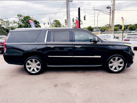 2018 Cadillac Escalade ESV Luxury