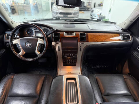 2013 Cadillac Escalade Platinum Edition