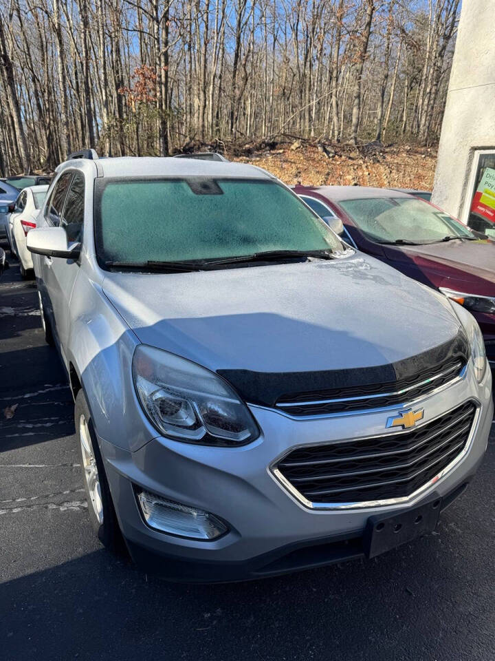 2017 Chevrolet Equinox LT photo 5