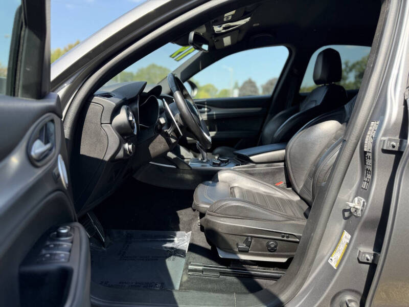 2019 Alfa Romeo Stelvio Ti Sport