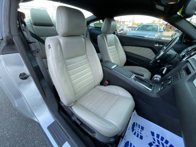 2012 Ford Mustang V6 Premium