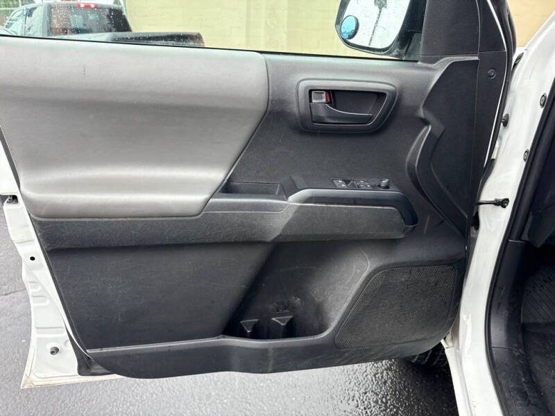 2022 Toyota Tacoma SR