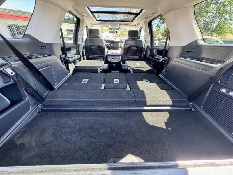 2025 Ford Expedition Platinum