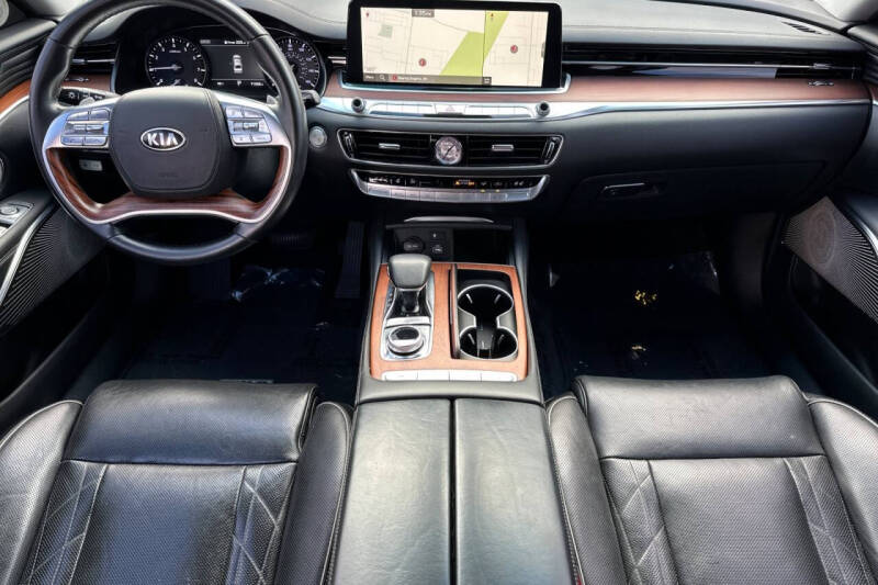 2020 Kia K900 Luxury