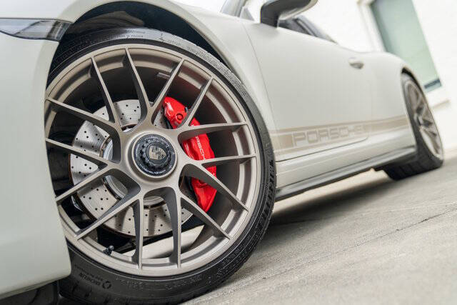 2019 Porsche 911 5