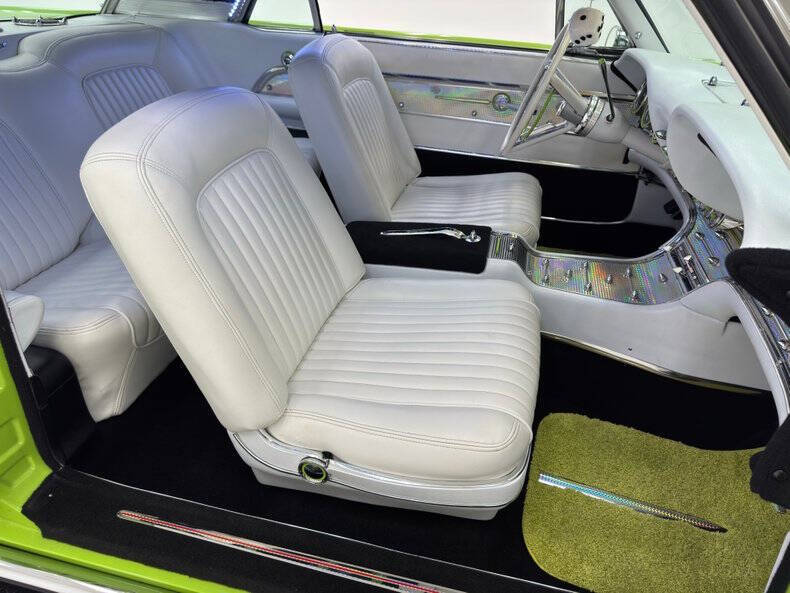 1962 Ford Thunderbird