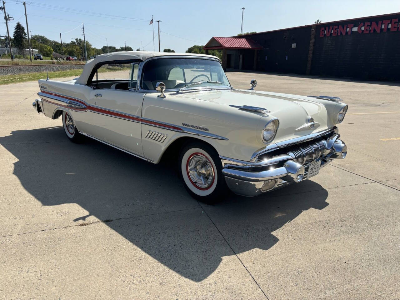 1957 Pontiac Bonneville 9