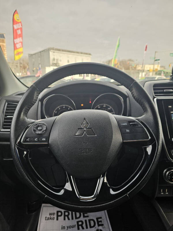 2023 Mitsubishi Outlander Sport SE