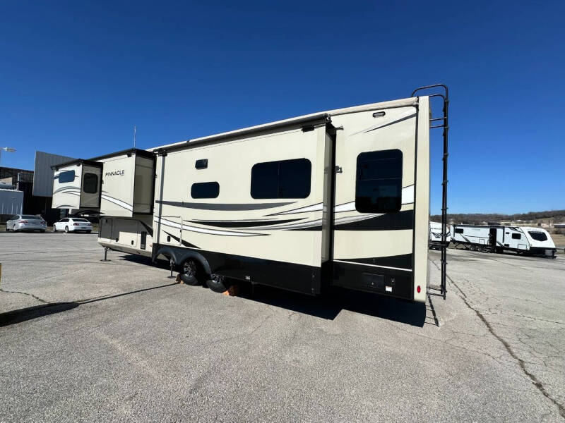 2022 Jayco Pinnacle