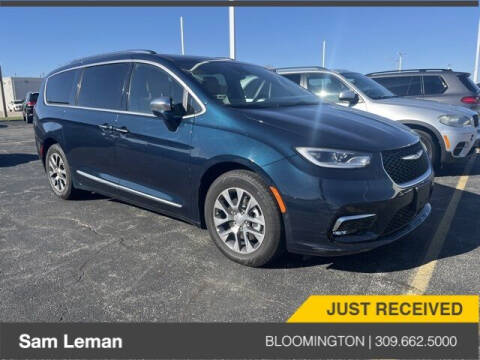 2022 Chrysler Pacifica Hybrid for sale at Sam Leman CDJR Bloomington in Bloomington IL