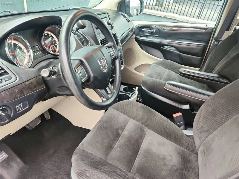 2016 Dodge Grand Caravan American Value Package