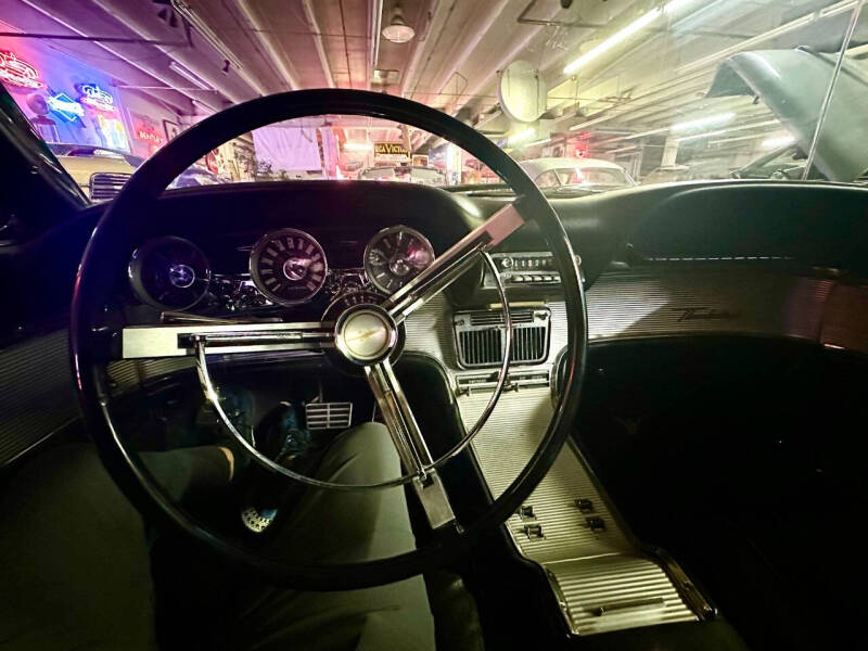 1963 Ford Thunderbird