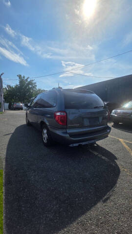 2005 Dodge Grand Caravan SXT