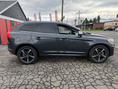 2016 Volvo XC60 T6 Drive-E R-Design Platinum