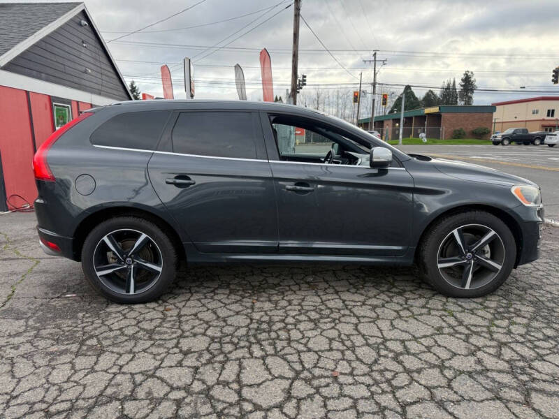 2016 Volvo XC60 T6 Drive-E R-Design Platinum