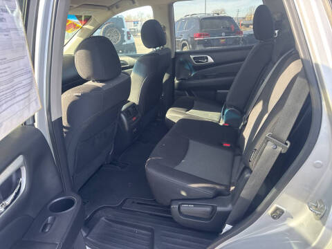 2019 Nissan Pathfinder SV