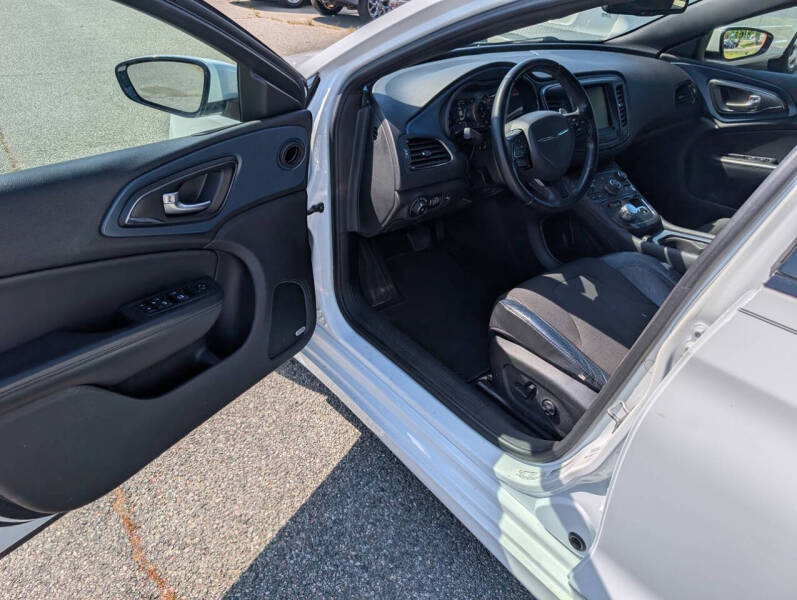 2015 Chrysler 200 S