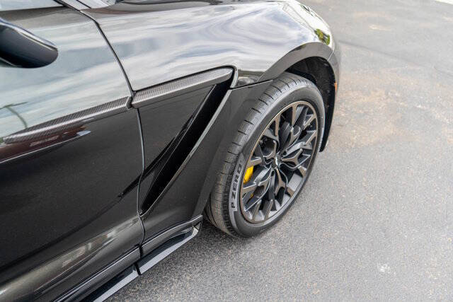 2023 Aston Martin DBX 18