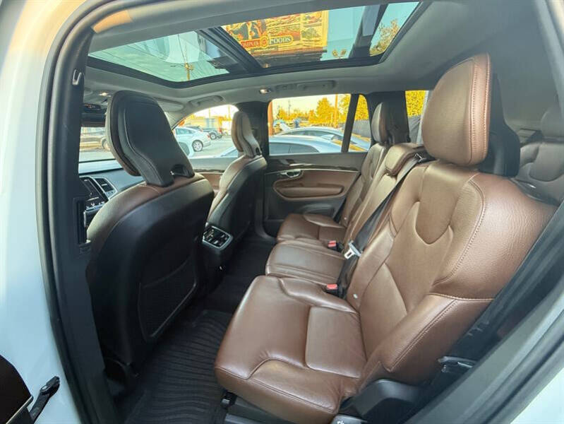 2019 Volvo XC90 T6 Momentum