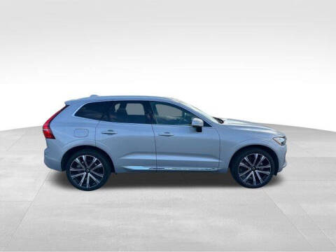 2023 Volvo XC60 B5 Ultimate Bright Theme