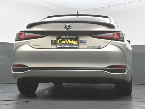 2019 Lexus ES 300h
