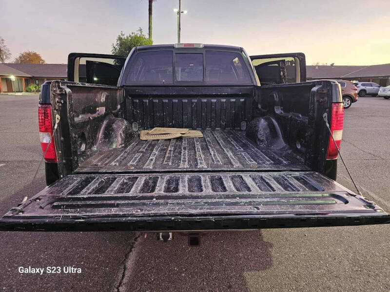 2005 Ford F-150 Lariat