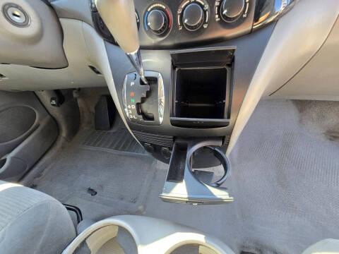 2004 Toyota Sienna LE 8 Passenger