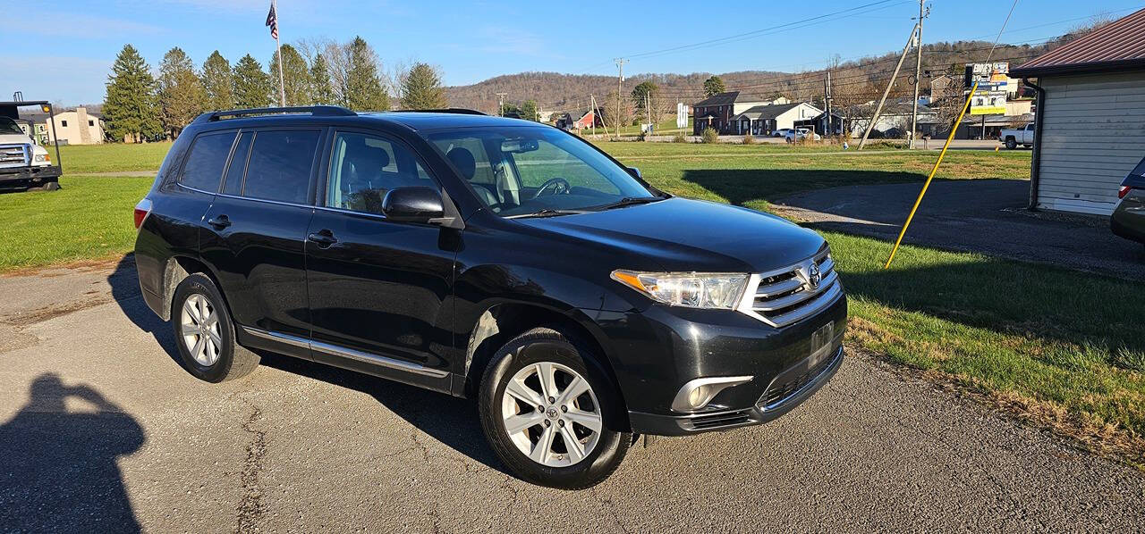 2013 Toyota Highlander for sale at Art's Used Cars in Winfield, WV