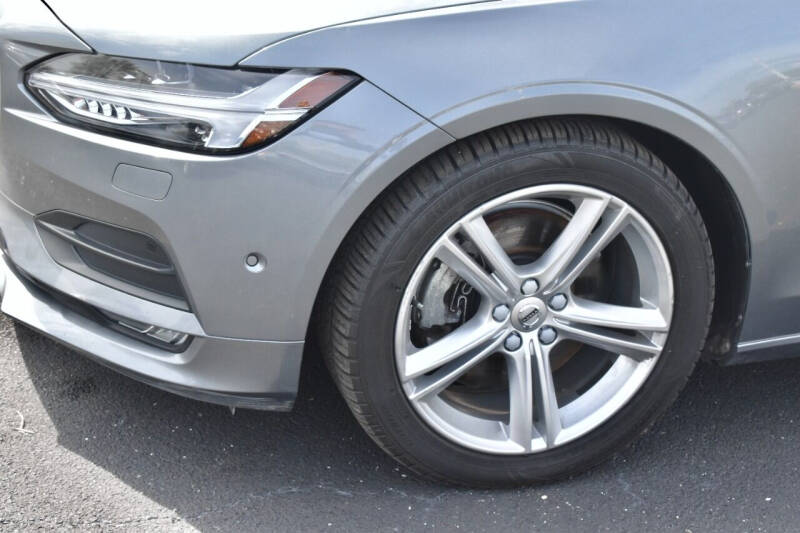 2017 Volvo S90 T5 Momentum