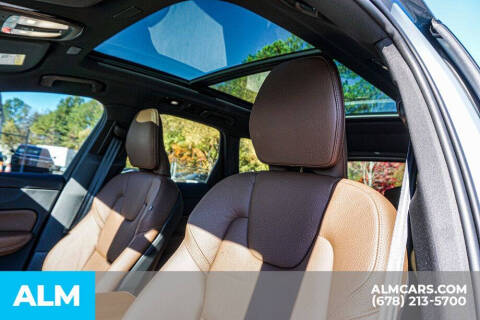 2024 Volvo XC60 Recharge T8 Plus Dark Theme