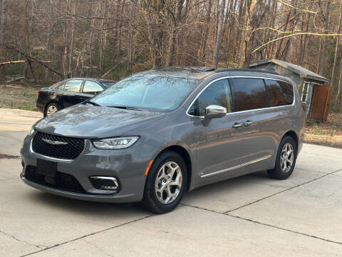 2022 Chrysler Pacifica for sale at Walkers Auto in Reidsville NC