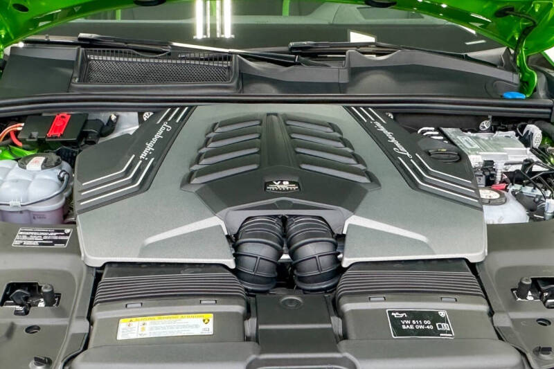 2025 Lamborghini Urus SE