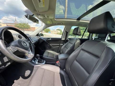 2016 Volkswagen Tiguan 2.0T R-Line 4Motion