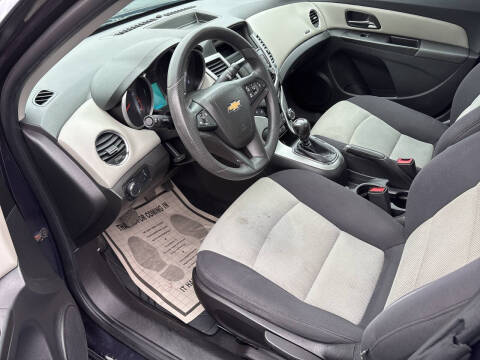 2014 Chevrolet Cruze LS Manual