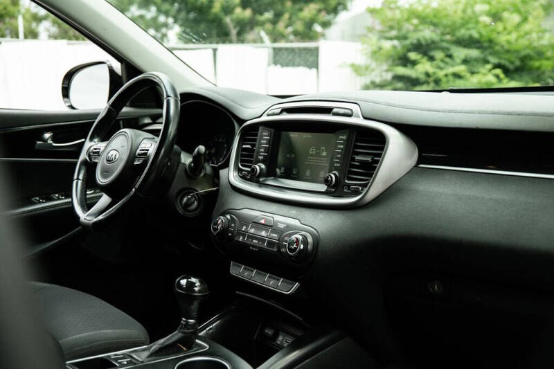 2017 Kia Sorento LX