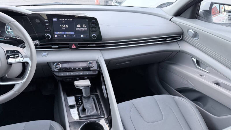 2022 Hyundai Elantra SEL