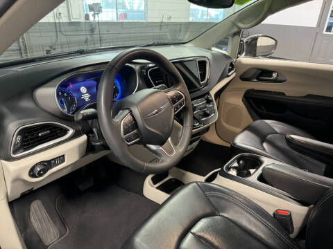 2022 Chrysler Pacifica Touring L