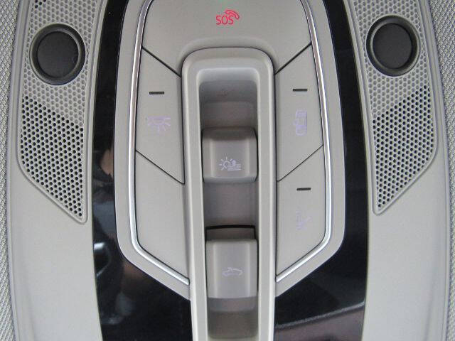 2019 Audi e-tron quattro Prestige