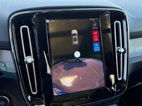 2026 Volvo XC40 B5 Core
