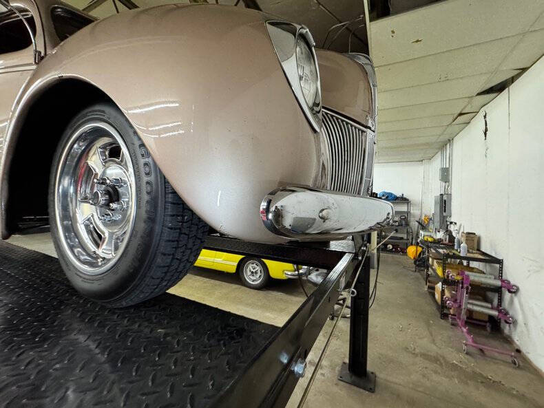 1940 Ford Deluxe